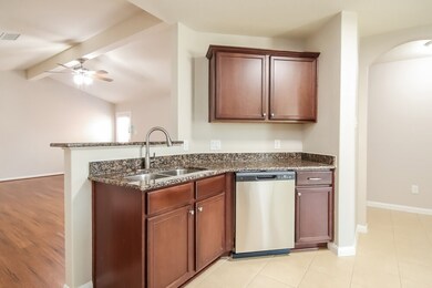 12066 Quartersawn Ln, Pinehurst, TX 77362 - photo 7