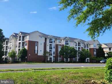 12925 Centre Park Cir unit 209, Herndon, VA 20171 - photo 2