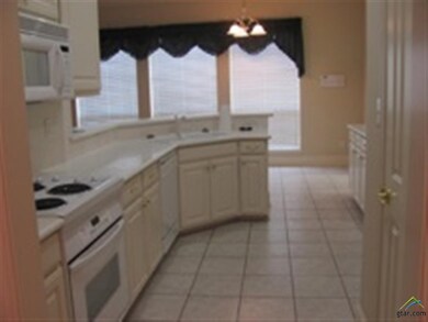 2319 Homestead Ln, Tyler, TX 75701 - photo 6