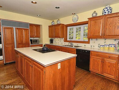 11207 Falls Rd, Lutherville Timonium, MD 21093 - photo 2