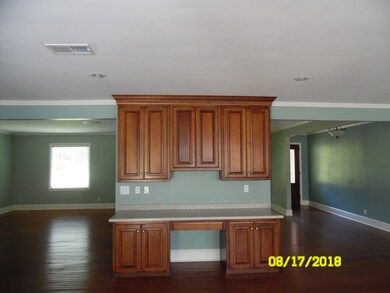 1001 Chester Ave N, Douglas, GA 31533 - photo 5