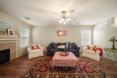 71 N Walden Elms Cir, Spring, TX 77382 - photo 2