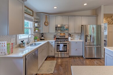 3N450 Crown Rd, Elmhurst, IL 60126 - photo 7