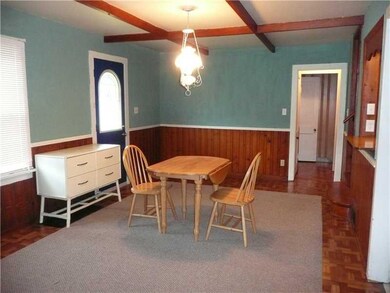 Dining Room. GREAT SPACE FOR FAMILY GATHERINGS