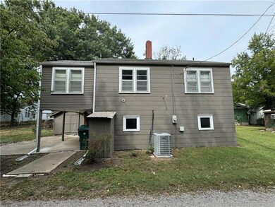 2318 Clark Ave, Parsons, KS 67357 - photo 5