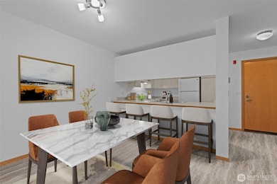 1822 152nd Ave NE unit E-308, Bellevue, WA 98007 - photo 6