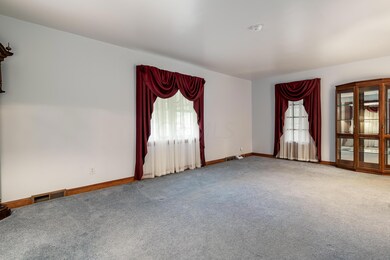124 S Algonquin Ave_MLS_05