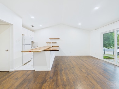 1303 Hollow Creek Dr unit 1, Austin, TX 78704 - photo 5