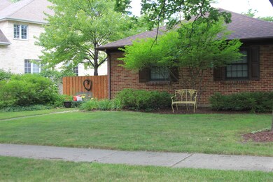 574 S Cambridge Ave, Elmhurst, IL 60126 - photo 6