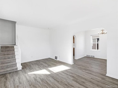 423 16th St, Port Huron, MI 48060 - photo 6