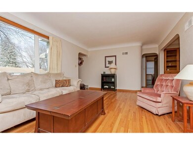 355 21st St NW, Cedar Rapids, IA 52405 - photo 4