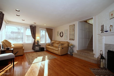 Another view of the Living Rom