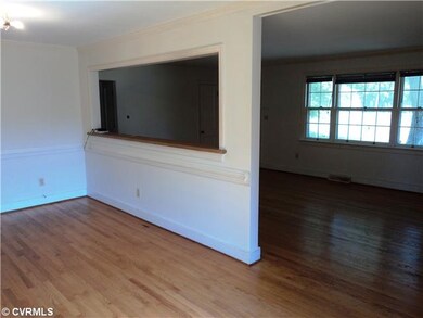 Dining Room - Dinng Room with pass though to Livin