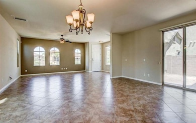 7-Family-Dining Rooms with Slider