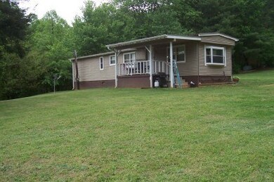 828 Skeenah Rd, Franklin, NC 28734 - photo 3