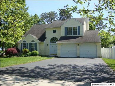 79 Holly Tree Ln, Toms River, NJ 08753 - photo 2