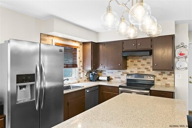 81 Mcnutt Ave, Albany, NY 12205 - photo 4