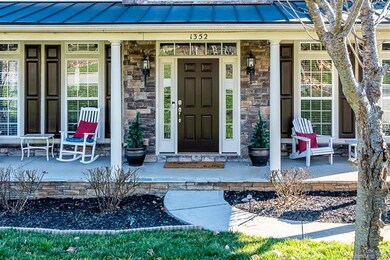 1352 Valhalla Dr, Denver, NC 28037 - photo 2