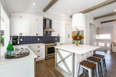 010-Kitchen-4832913-large