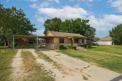 407 W Morton St, Boyd, TX 76023 - photo 2