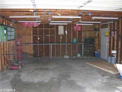 Parking Lot/Garage