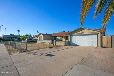 6044 W Hubbell St - Front of House 04