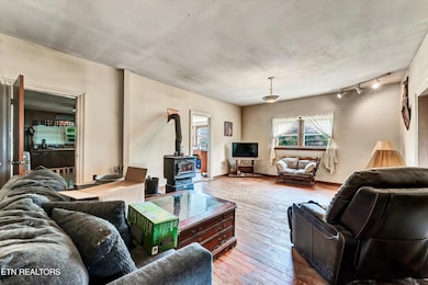 123 Sexton Ln, Clinton, TN 37716 - photo 7