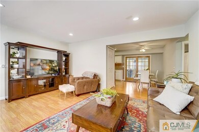 11 Delaware Ct unit 901, Matawan, NJ 07747 - photo 3