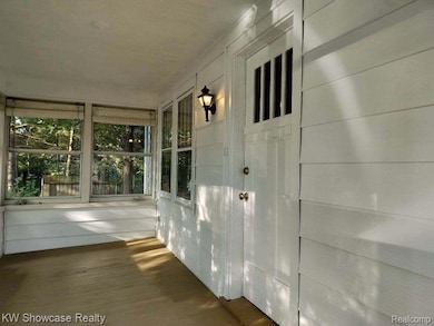1828 N Lafayette Ave, Royal Oak, MI 48073 - photo 3