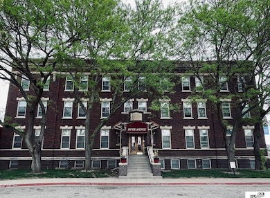 121 S 25th St, Omaha, NE 68131 - photo 4