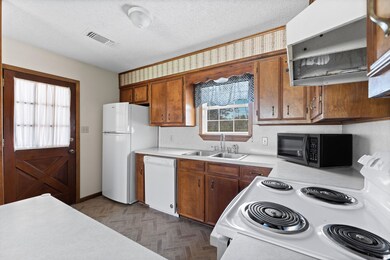 5669 Ratjen Rd, Brazoria, TX 77422 - photo 7