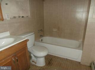 4101 Parkwood Ave, Baltimore, MD 21206 - photo 2