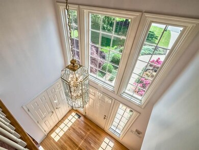 Soaring 2 Story Entry w/Hardwood