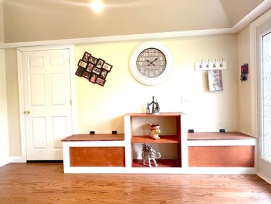 938 Berkley St, Carpentersville, IL 60110 - photo 5