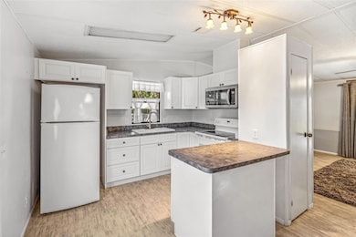 2201 S Ridgewood Ave unit 21, Edgewater, FL 32141 - photo 3