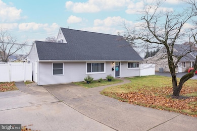 26 Queen Lily Rd, Levittown, PA 19057 - photo 2