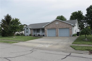 3338 Berkdale Dr, Columbus, IN 47203 - photo 3