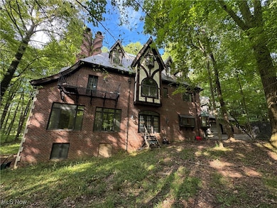 1310 Connecticut Woods Dr, Hudson, OH 44236 - photo 3