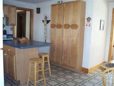 330 Springfield St, Chicopee, MA 01013 - photo 4