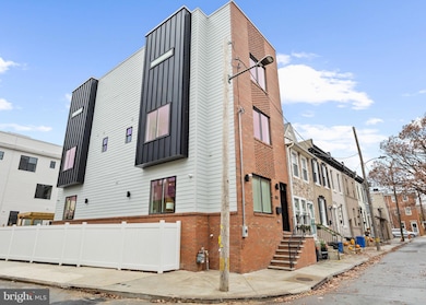 513 Salmon St, Philadelphia, PA 19125 - photo 2