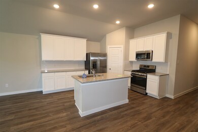 1213 Cavalry Junction Dr, Alvin, TX 77511 - photo 7