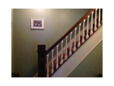 Entry/Foyer.