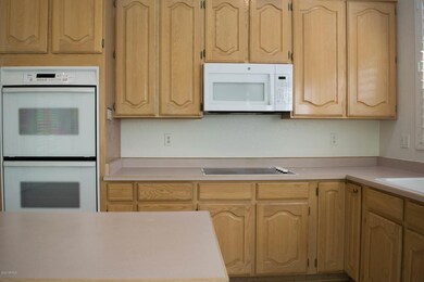 281 W El Freda Rd, Tempe, AZ 85284 - photo 3