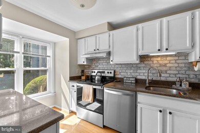 1785 Whisperhill Dr, Reston, VA 20194 - photo 5