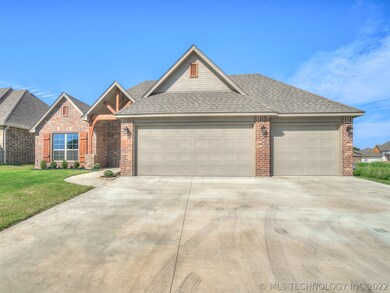 8112 N 77th East Ave, Owasso, OK 74055 - photo 3