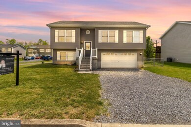 144 Freight Car Cir, Bunker Hill, WV 25413 - photo 3