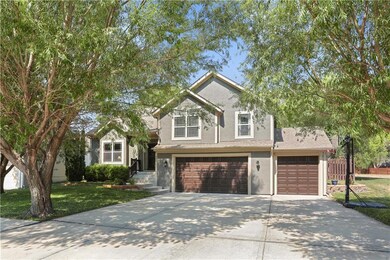 306 Eagle Glen Dr, Raymore, MO 64083 - photo 2