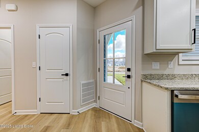 10926 Brookley Dr, Louisville, KY 40229 - photo 4