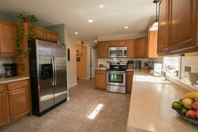 2 Beauview St, Rochester, NH 03867 - photo 2