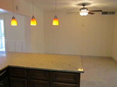Breakfast Bar & Eat in Kitchen